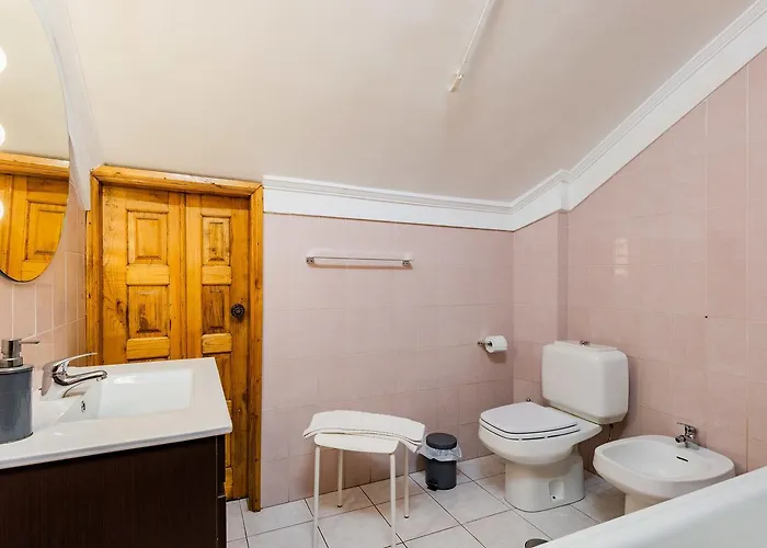 Daire Riverside Centre *